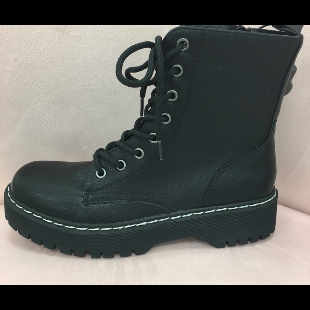 🖤🥾Sincerely Jules Black Combat Boots for W…